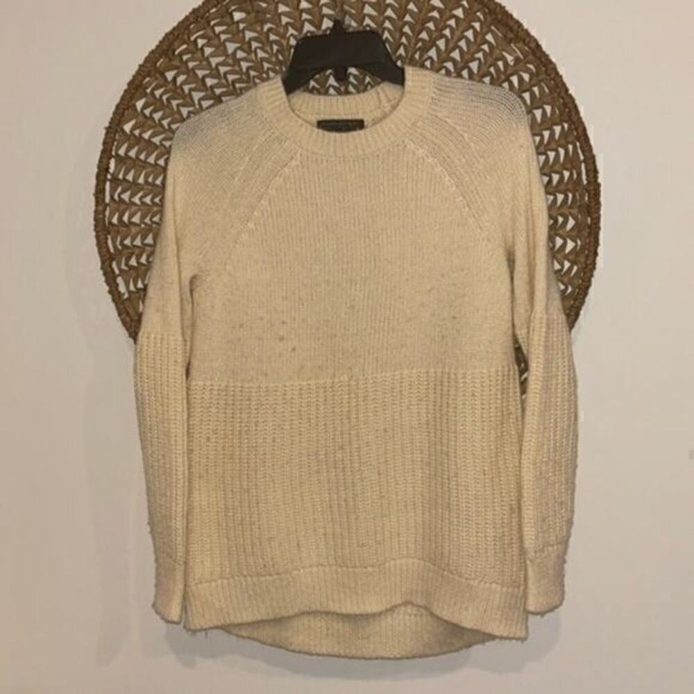 Banana Republic Italian yarn wool sweater cream size small